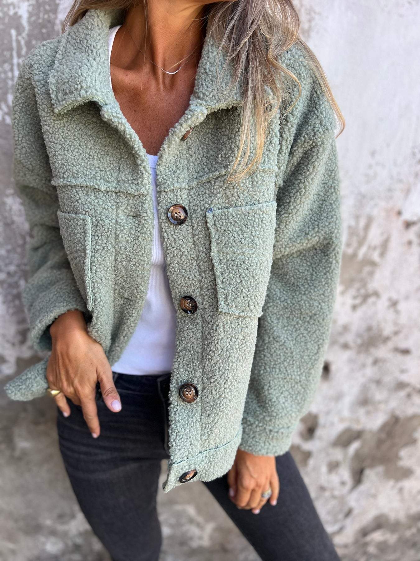 Amanda | Mjuk jacka med knappar